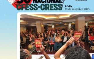 Card com logo do 50º Encontro Nacional do Conjunto CFESS-CRESS traz imagem da plenária votando a deliberação, com os crachás erguidos