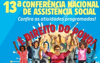 card com fundo azul traz ao centro a ilustração de pessoas diversas, com ilustração em homenagem à assistente social Simone Albuquerque à frente e o texto assistentes sociais na 13º Conferência